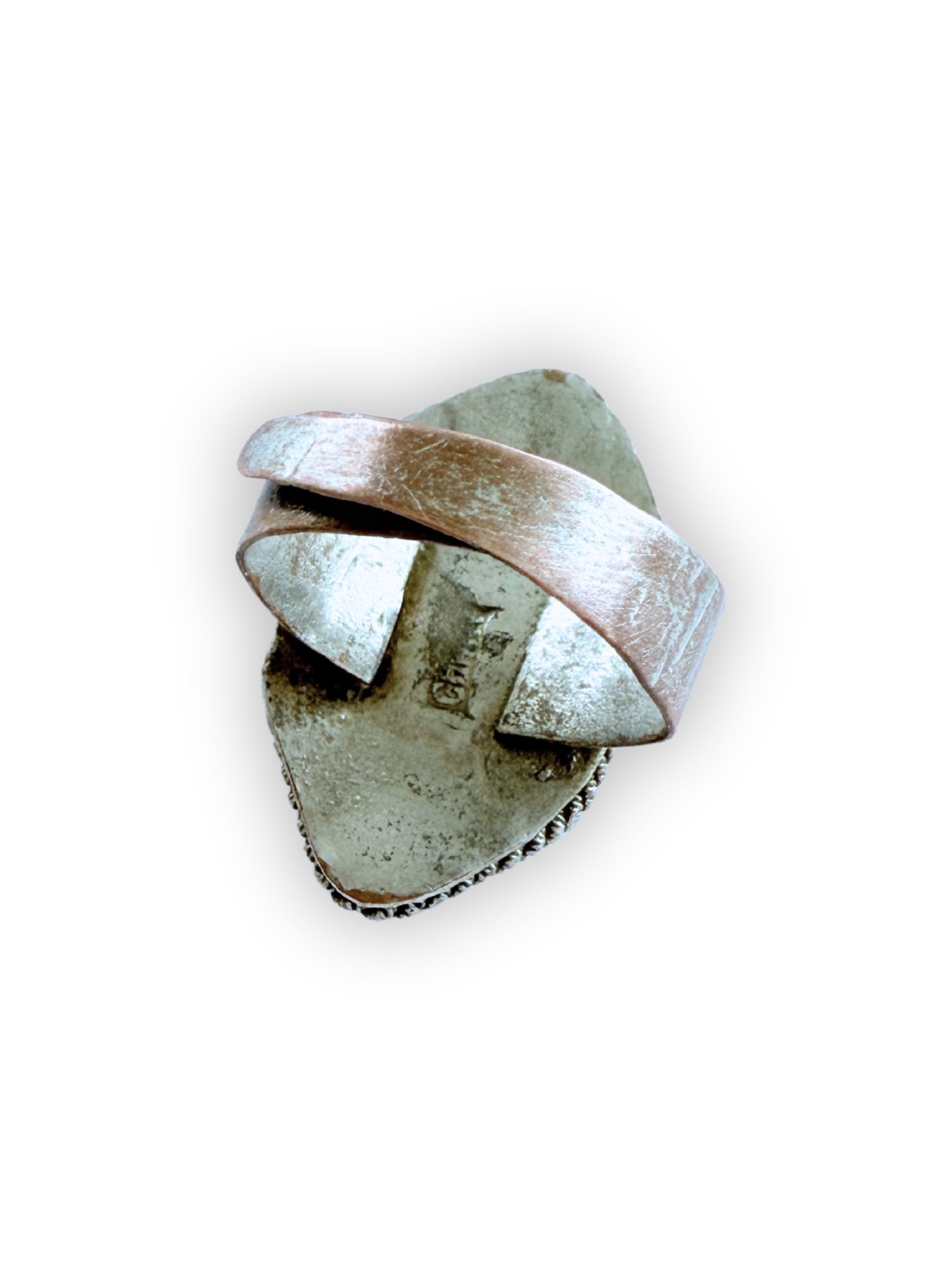 Handgeschnitzter Vintage Zinnober-Ring mit floraler Gravur um 1920
