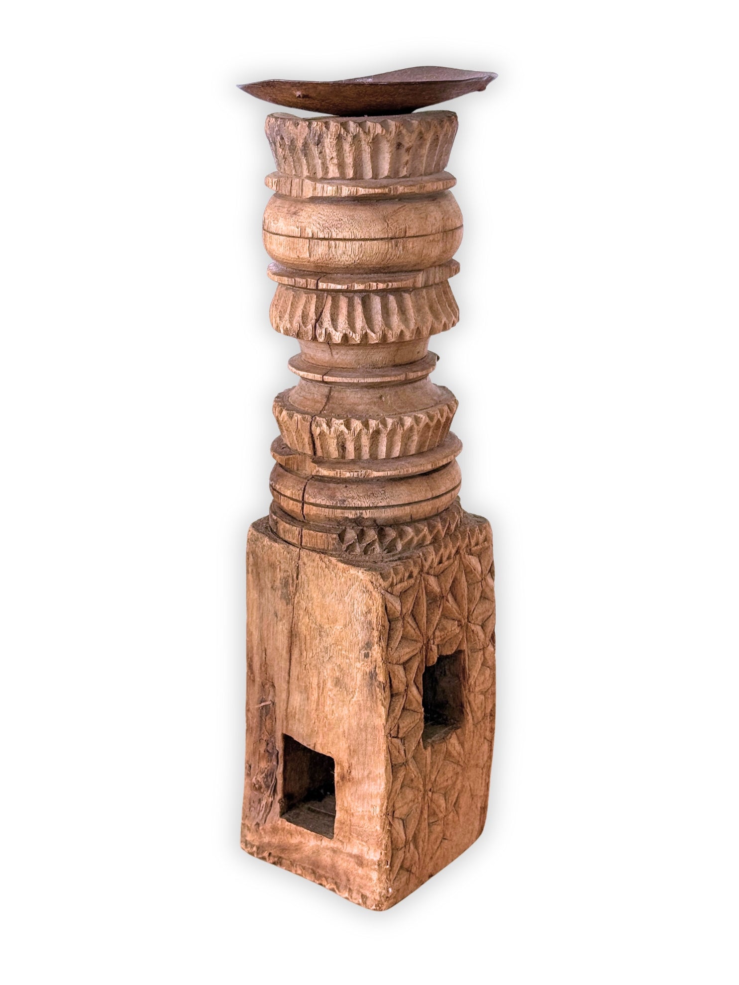 Rustikaler Kerzenständer aus recyceltem Holz – Handarbeit aus Indien