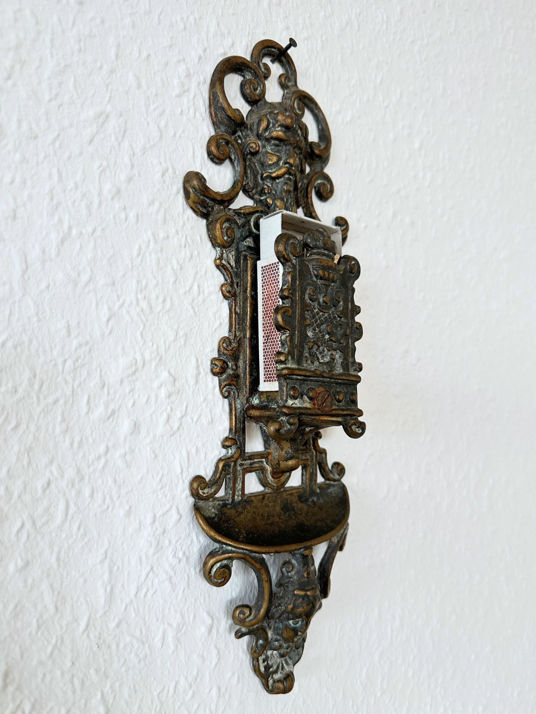 Historismus Streichholzschachtel-Halter aus Messing
