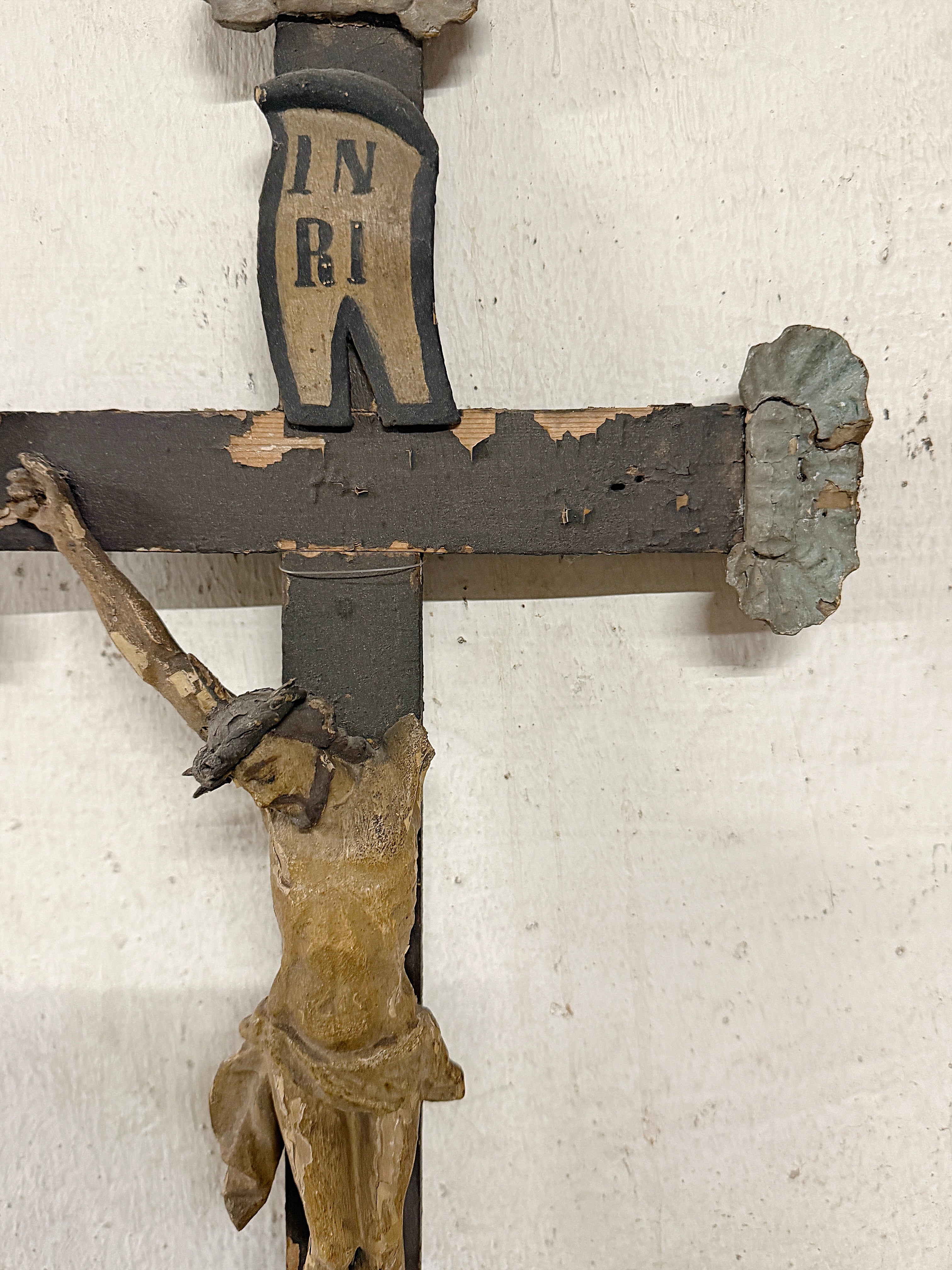 handgeschnitztes jesus kreuz antik