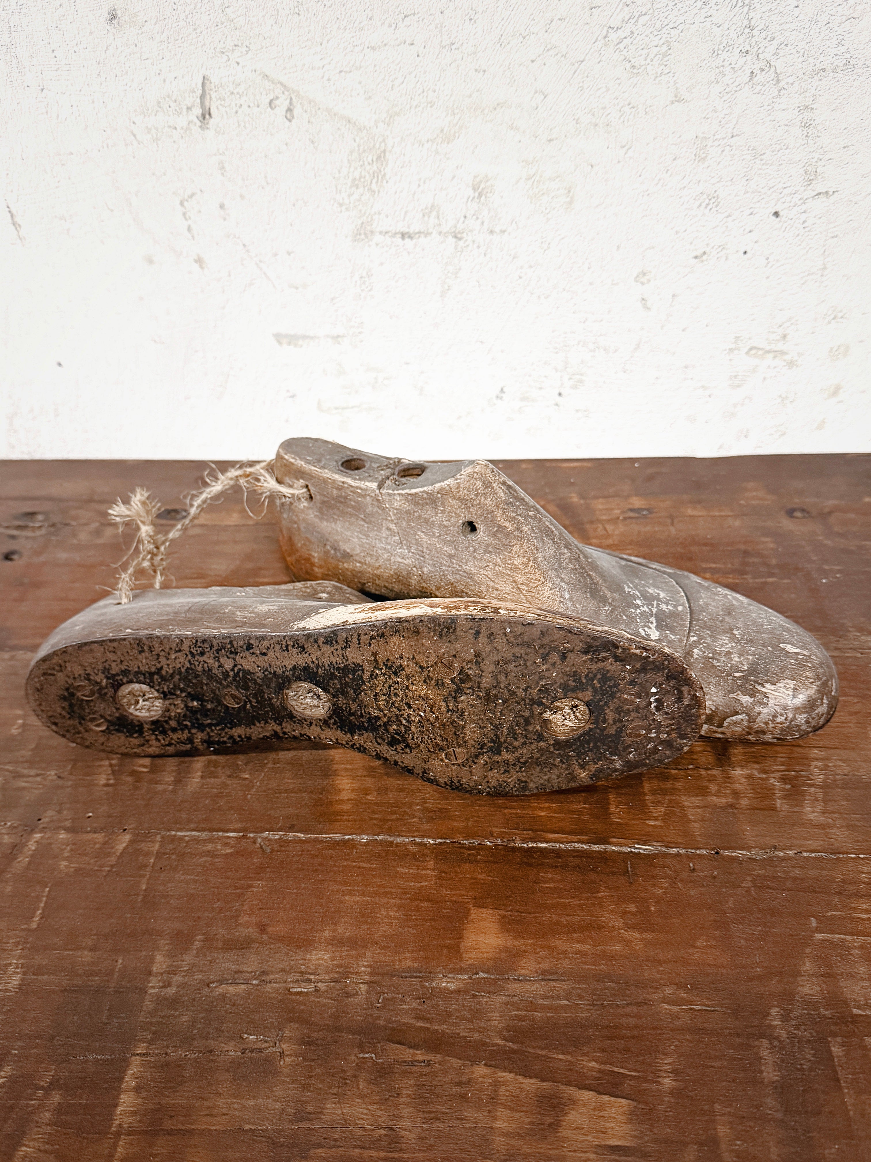 antike schuhleisten aus holz