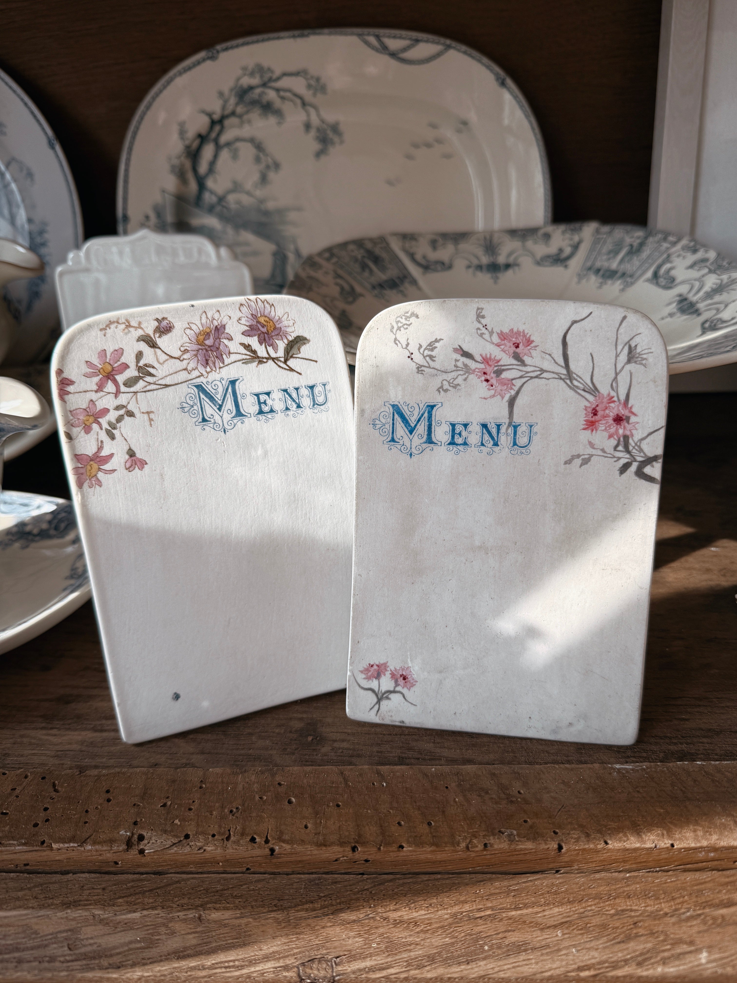 Menu Tischaufsteller aus Porzellan - Bistro Stil Frankreich 1900