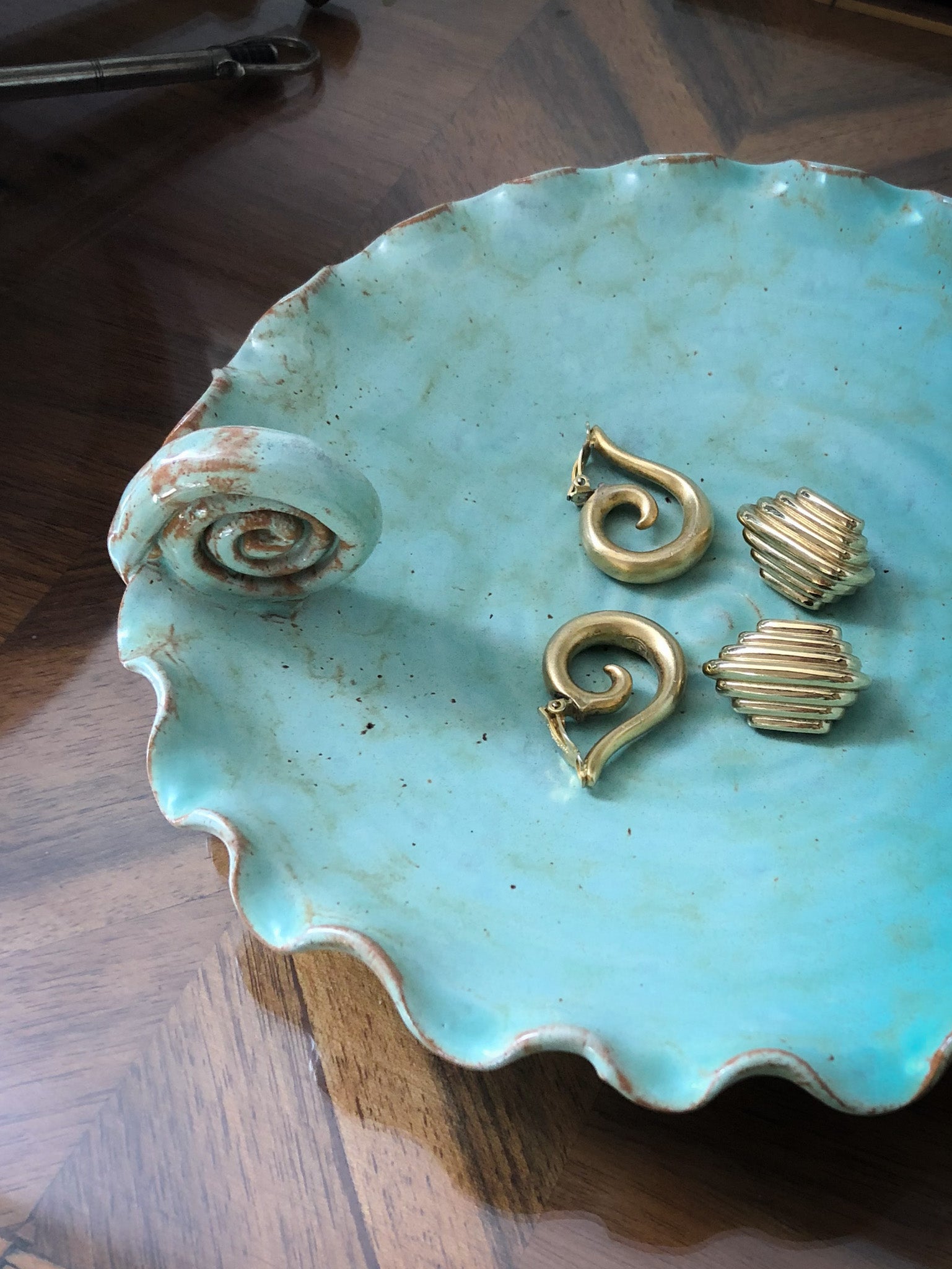 Vintage Givenchy clip earrings gold plated 80s