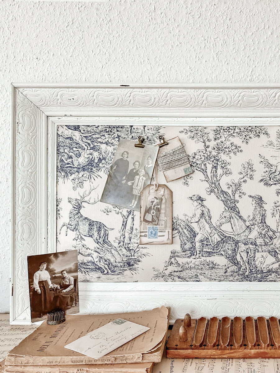 Memoboard Toile de Jouy in Brocante style