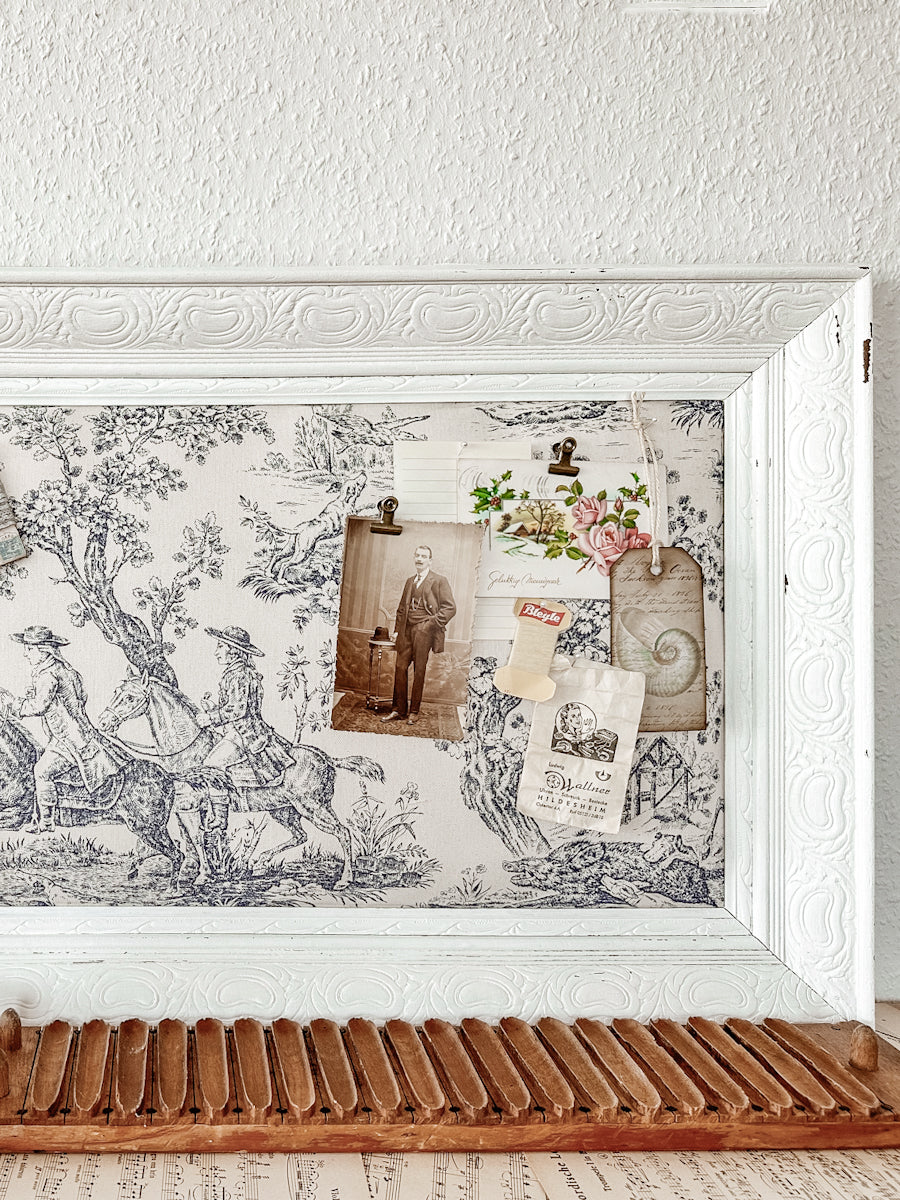 Memoboard Toile de Jouy in Brocante style