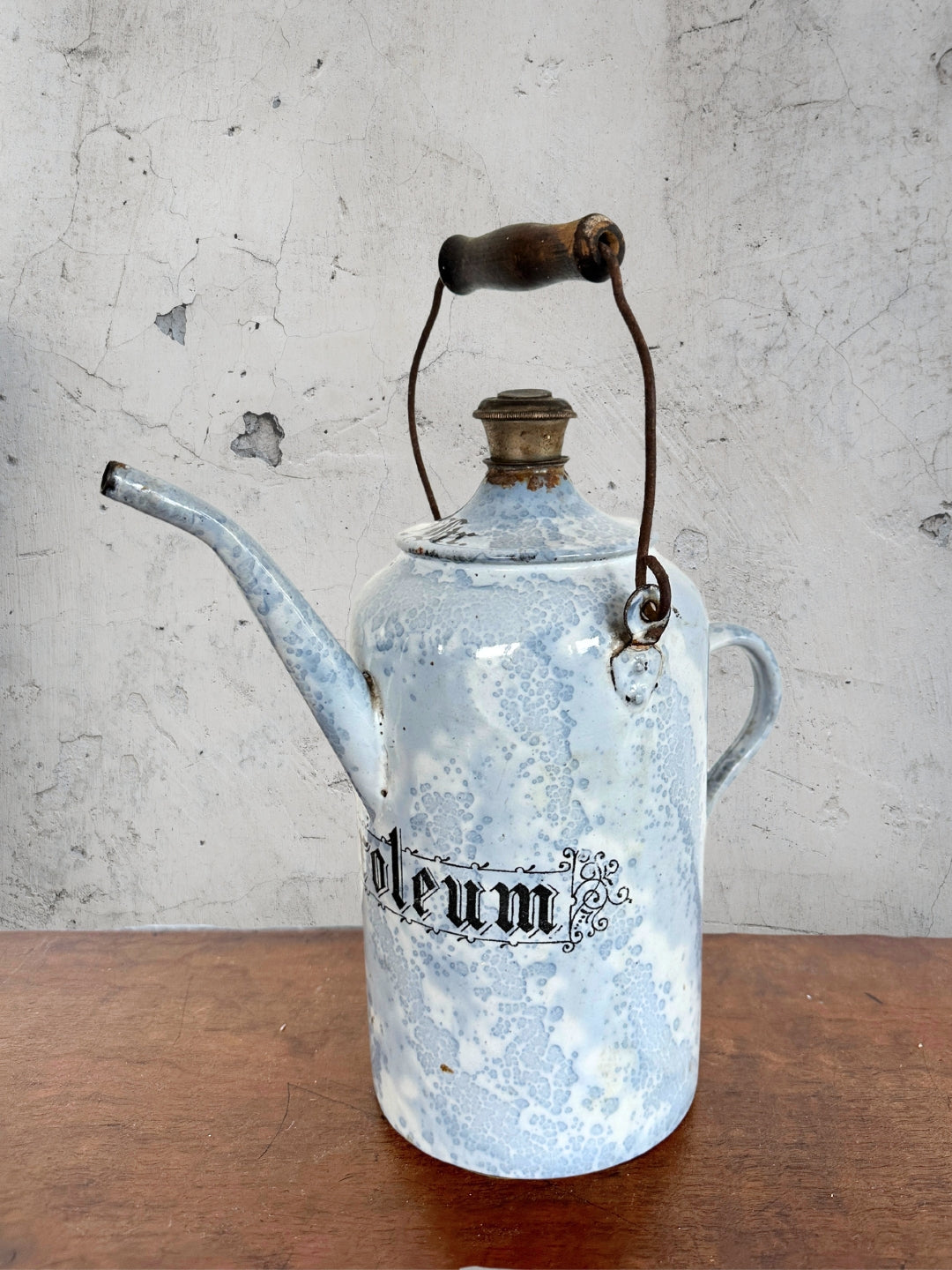 Antike Petroleum Kanne aus Emaille 1900 2 Liter