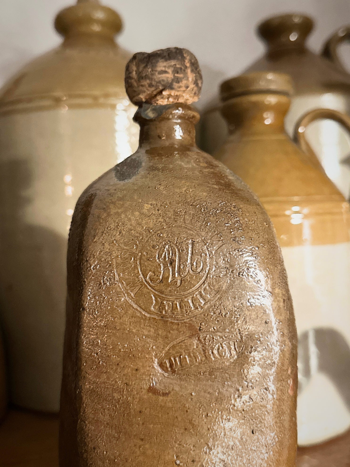 Antike Steingut-Flasche Mineralwasser Bitter