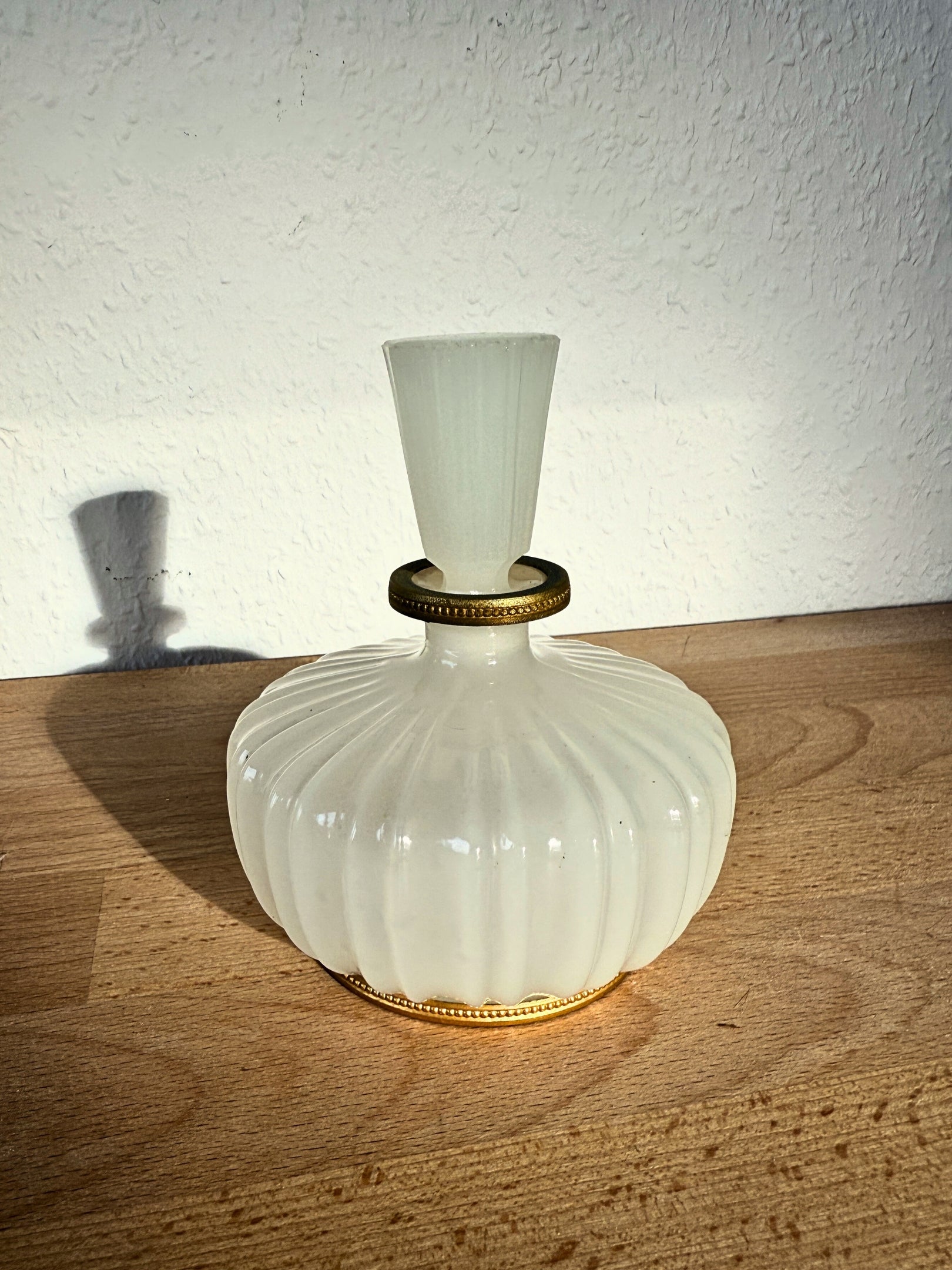 Parfum Flakon aus milchweißem Opalin, NASON Murano um 1900