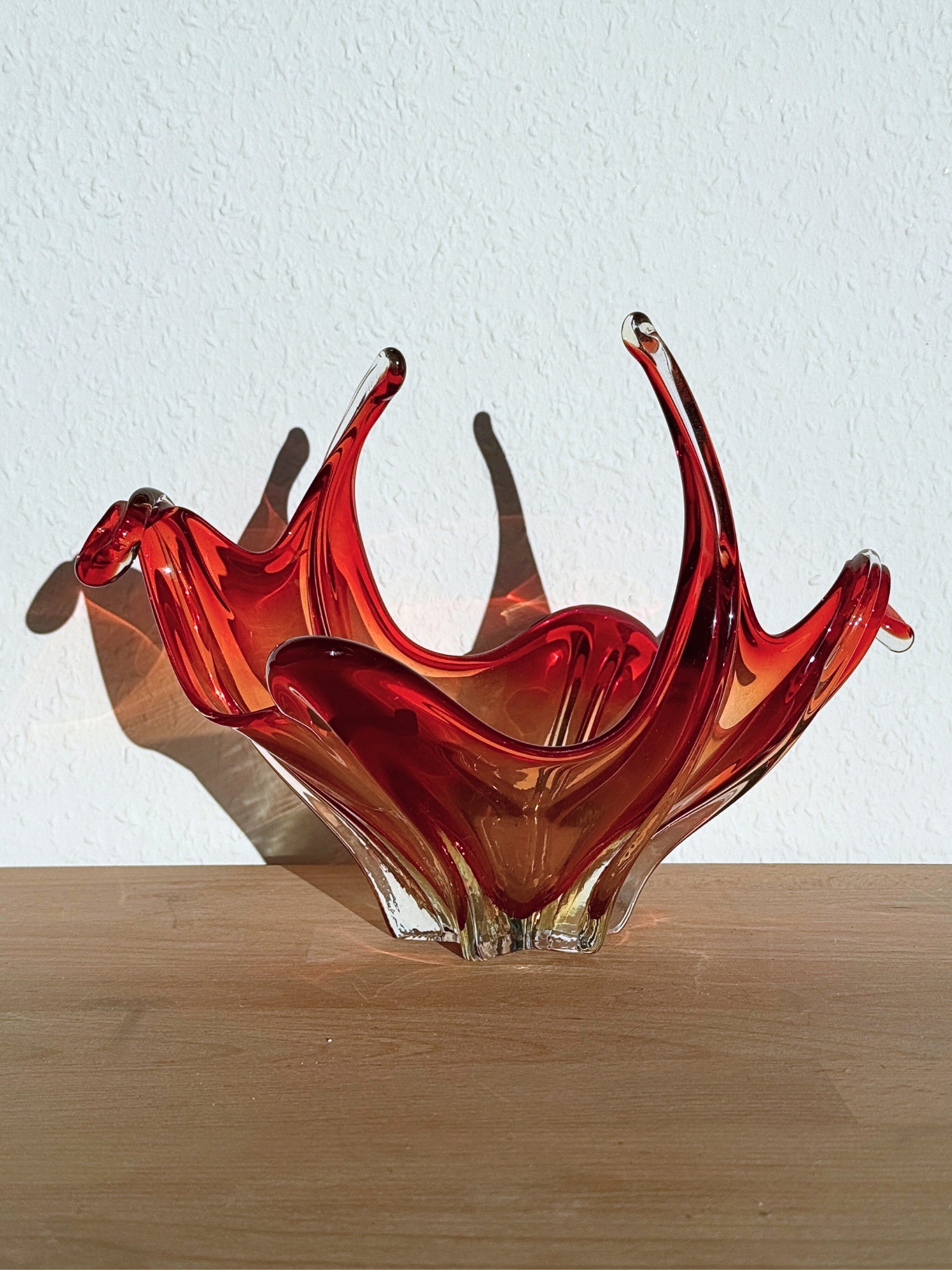 Italienische Mid-Century Zipfelschale von Murano Glassworks 1950er Rot