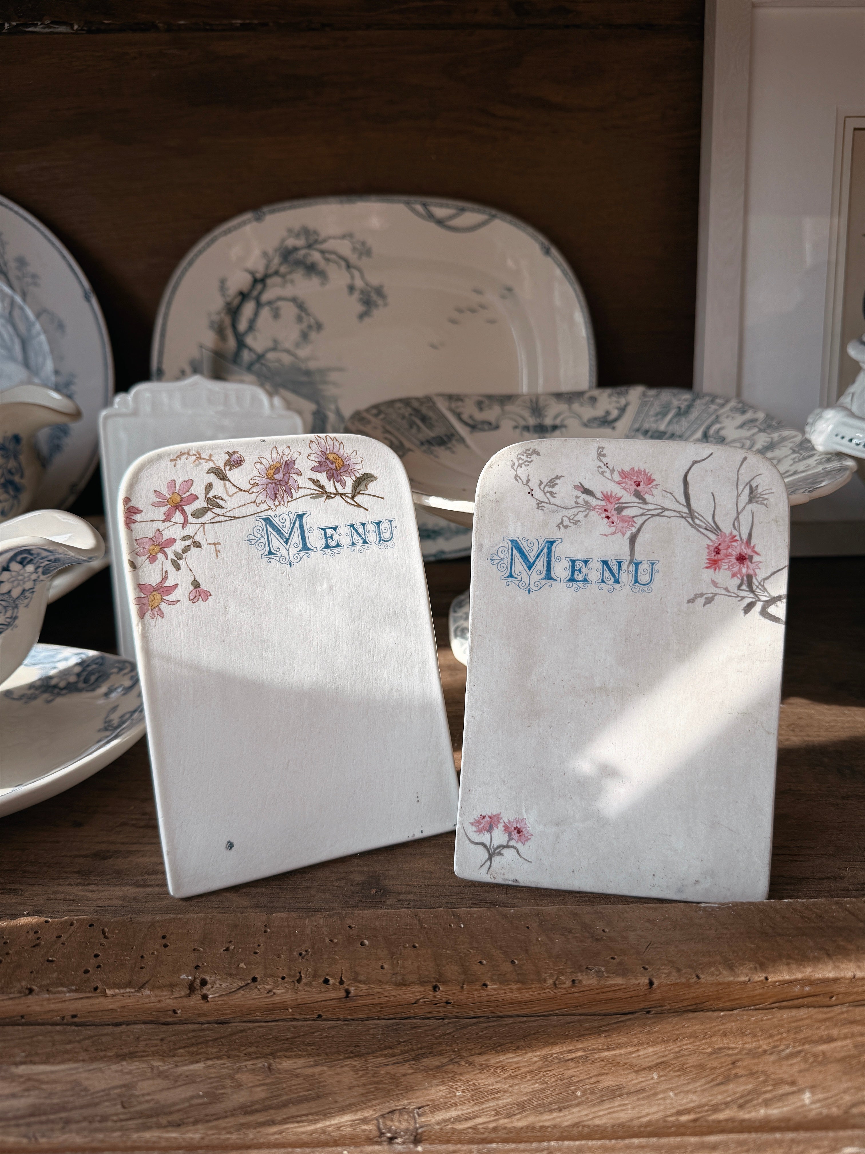 Menu Tischaufsteller aus Porzellan - Bistro Stil Frankreich 1900