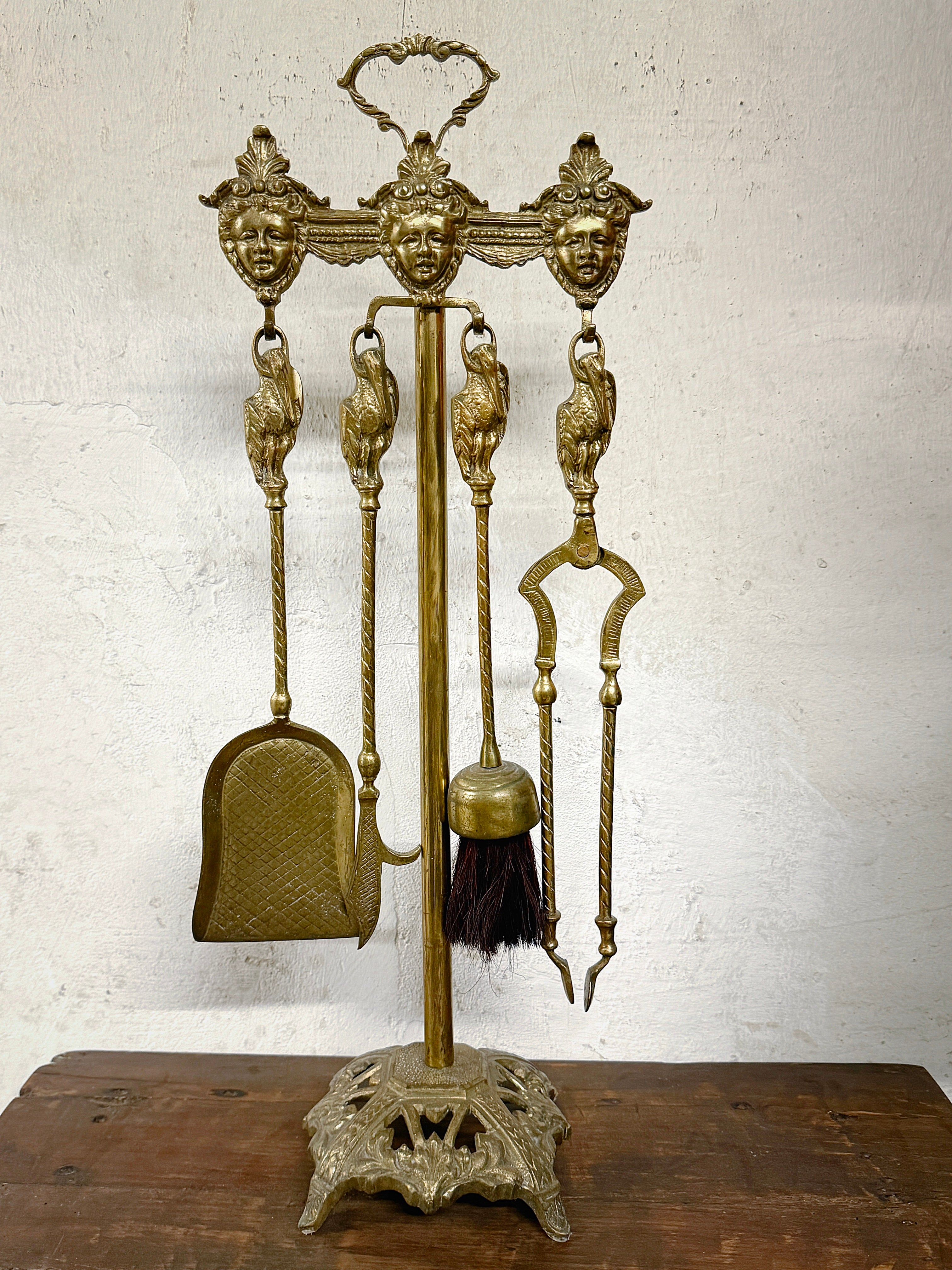 Antikes Kaminbesteck im Historismus-Stil Messing